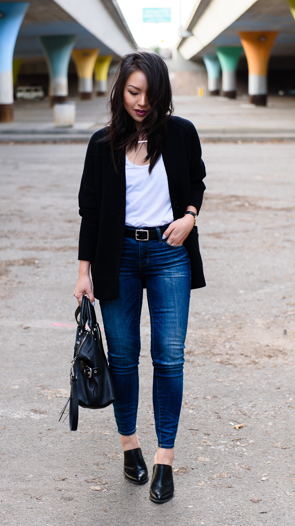 loving the denim combo and APC demi-lune bag  Fashion, Jeans street style,  Casual outfits