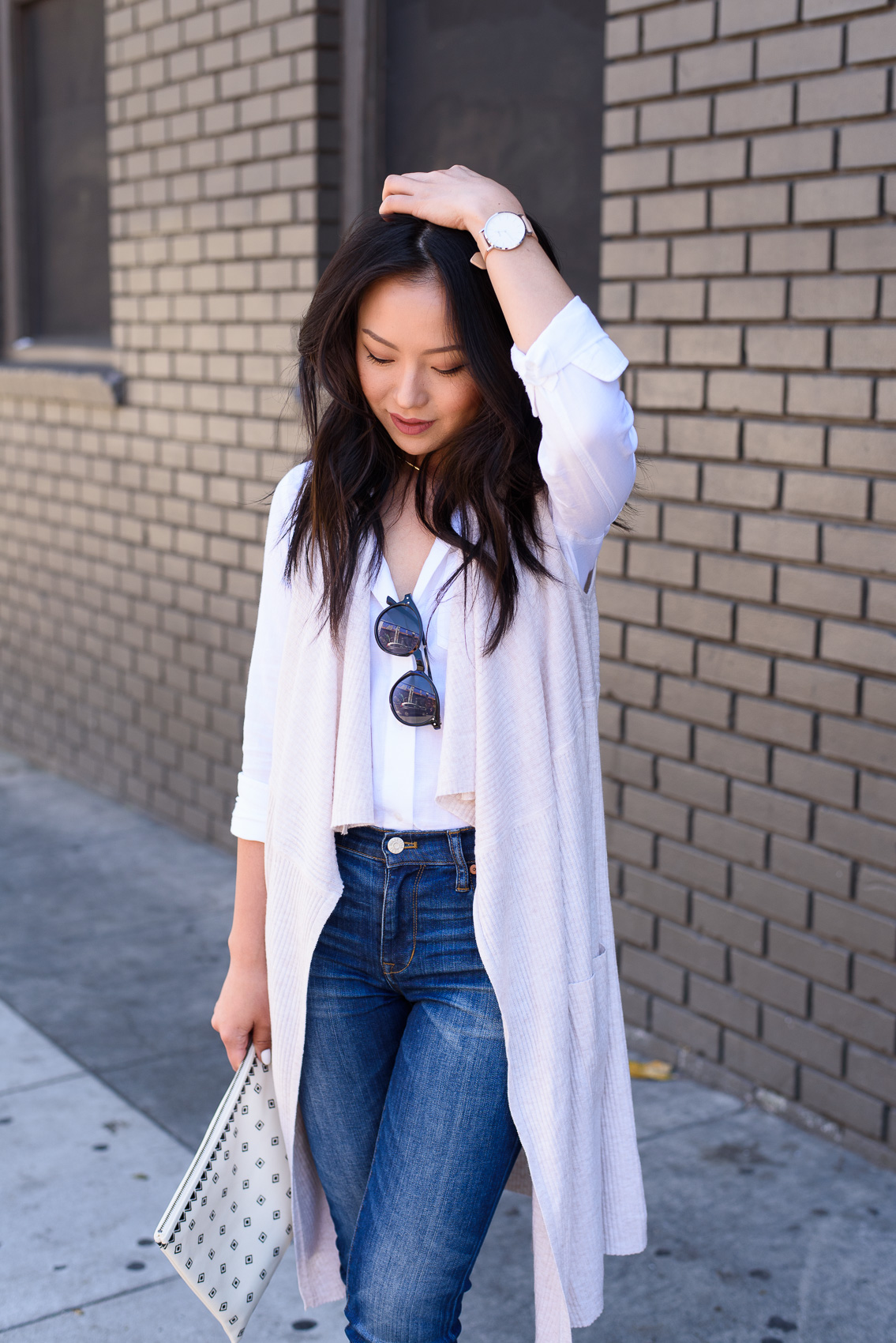 loving the denim combo and APC demi-lune bag  Fashion, Jeans street style,  Casual outfits